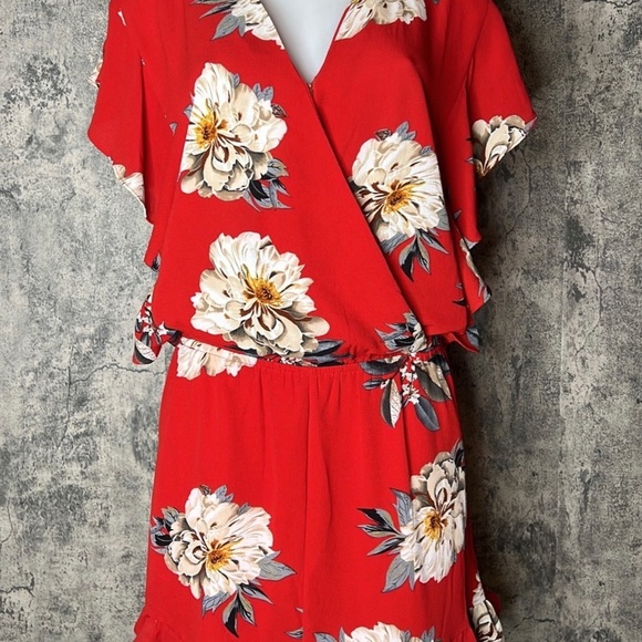 Umgee | Red Floral Faux Wrap V Neck Flutter Hem Shorts Romper Women's - Picture 7 of 11